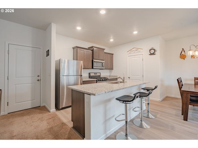 1222 W 16TH Ave, La Center, WA 98629