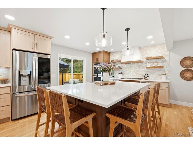 7291 W Morraine Dr, Littleton, CO 80128