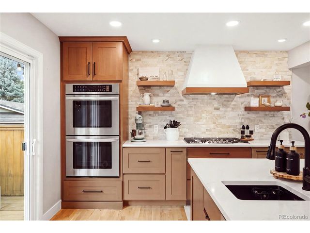 7291 W Morraine Dr, Littleton, CO 80128