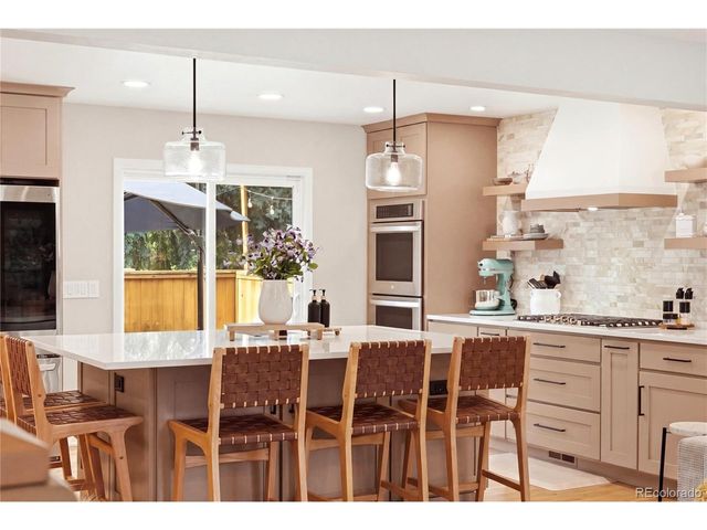 7291 W Morraine Dr, Littleton, CO 80128