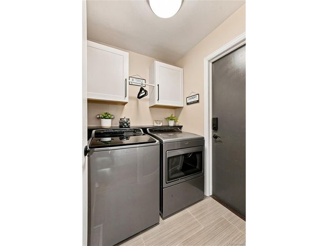 7291 W Morraine Dr, Littleton, CO 80128