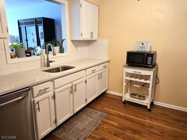 64 Dayton Ct 205, Independence Twp., NJ 07840