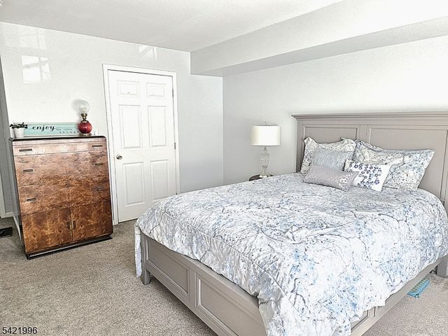 64 Dayton Ct 205, Independence Twp., NJ 07840