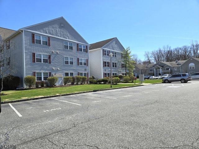 64 Dayton Ct 205, Independence Twp., NJ 07840