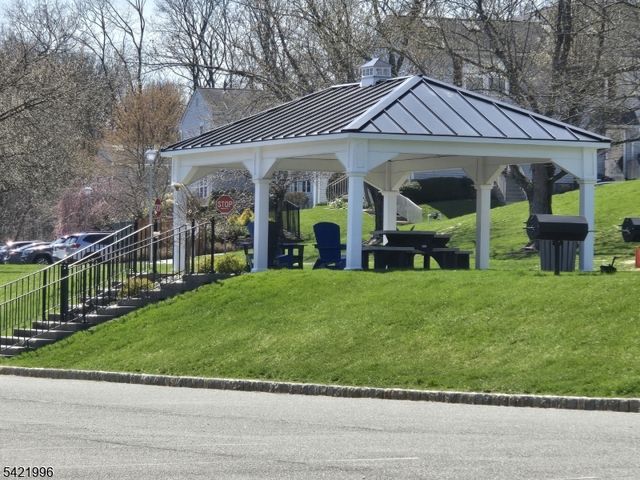 64 Dayton Ct 205, Independence Twp., NJ 07840
