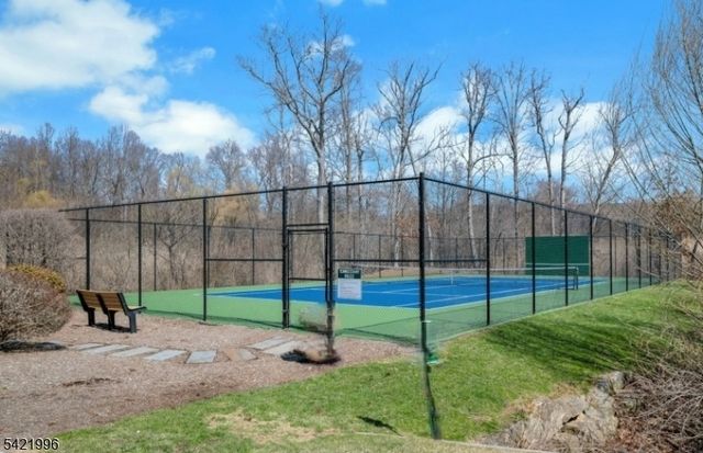 64 Dayton Ct 205, Independence Twp., NJ 07840