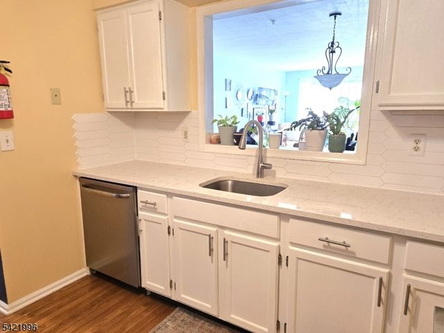 64 Dayton Ct 205, Independence Twp., NJ 07840