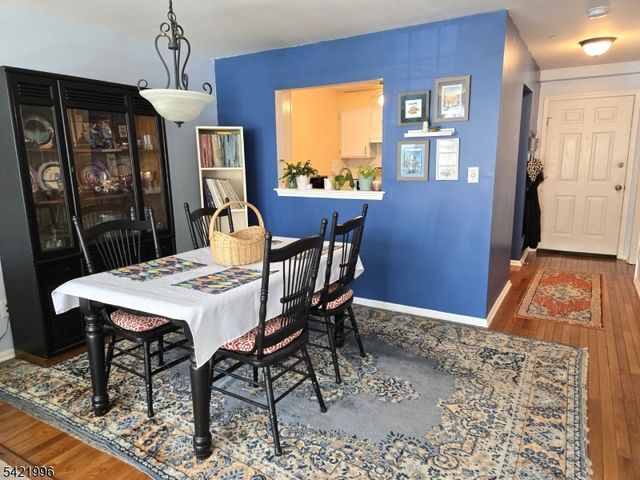 64 Dayton Ct 205, Independence Twp., NJ 07840