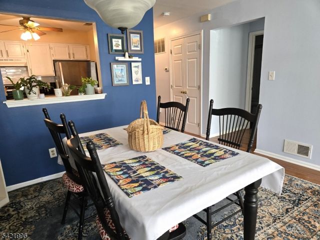 64 Dayton Ct 205, Independence Twp., NJ 07840