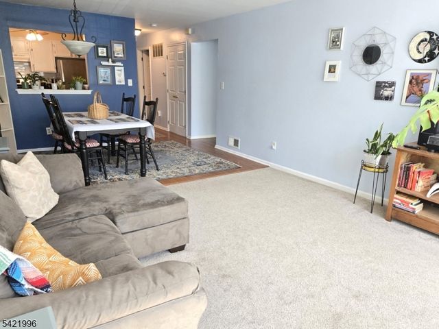64 Dayton Ct 205, Independence Twp., NJ 07840
