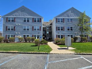 64 Dayton Ct 205, Independence Twp., NJ 07840