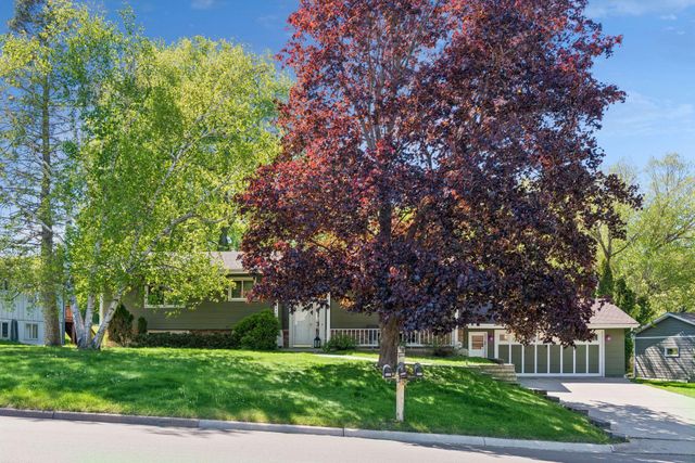 9400 Toledo Avenue S, Bloomington, MN 55437
