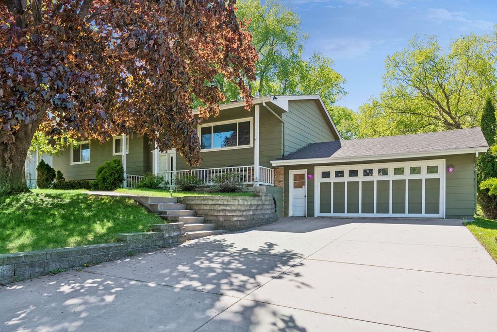 9400 Toledo Avenue S, Bloomington, MN 55437