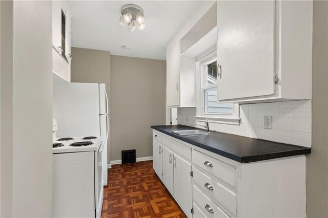 6813 Manchester Avenue, Kansas City, MO 64133
