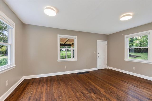 6813 Manchester Avenue, Kansas City, MO 64133
