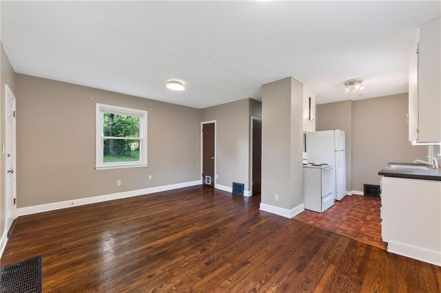 6813 Manchester Avenue, Kansas City, MO 64133