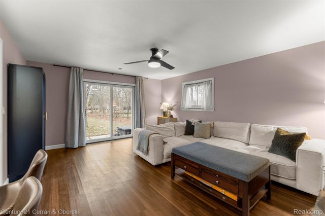 20766 Hcl Jackson, Grosse Ile Township, MI 48138