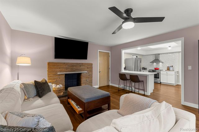 20766 Hcl Jackson, Grosse Ile Township, MI 48138