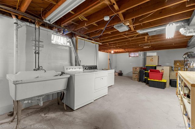 20766 Hcl Jackson, Grosse Ile Township, MI 48138