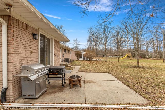 20766 Hcl Jackson, Grosse Ile Township, MI 48138