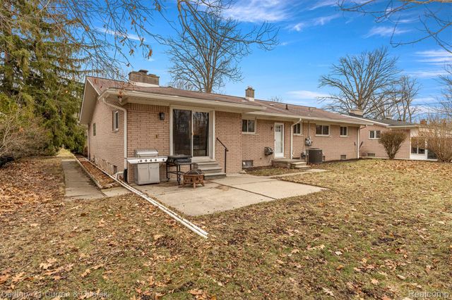 20766 Hcl Jackson, Grosse Ile Township, MI 48138