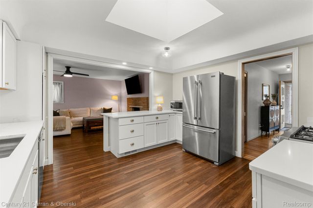 20766 Hcl Jackson, Grosse Ile Township, MI 48138