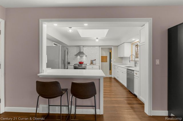 20766 Hcl Jackson, Grosse Ile Township, MI 48138