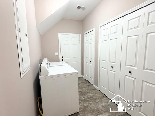 27328 Hidden Oaks Drive, Trenton, MI 48183