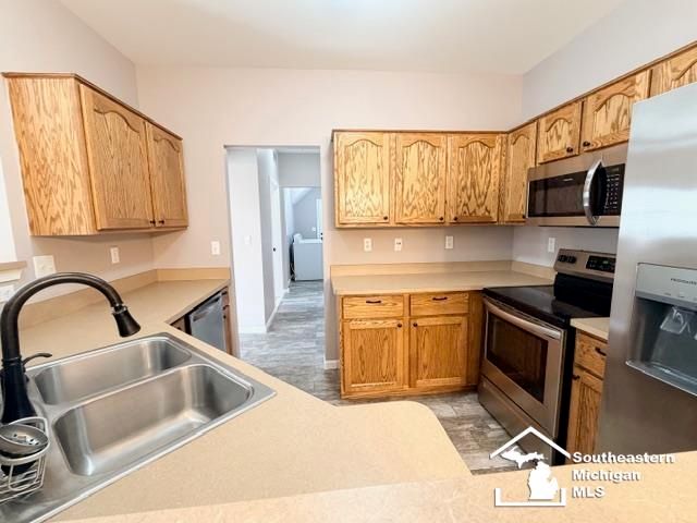 27328 Hidden Oaks Drive, Trenton, MI 48183