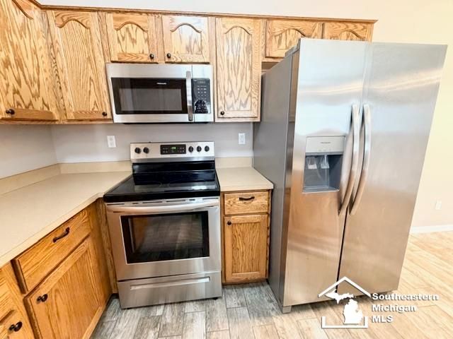 27328 Hidden Oaks Drive, Trenton, MI 48183