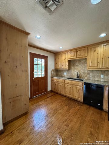 3728 Schmidtke, Bandera, TX 78003