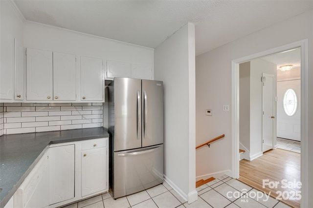 810 Applegate Court, Gastonia, NC 28054