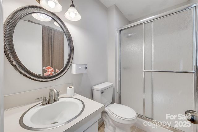 810 Applegate Court, Gastonia, NC 28054