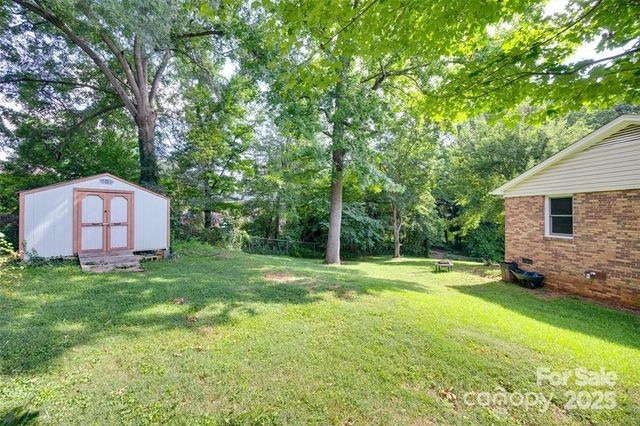 810 Applegate Court, Gastonia, NC 28054