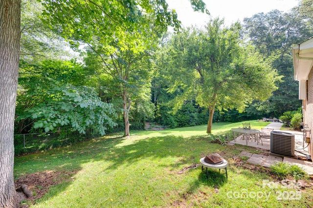 810 Applegate Court, Gastonia, NC 28054