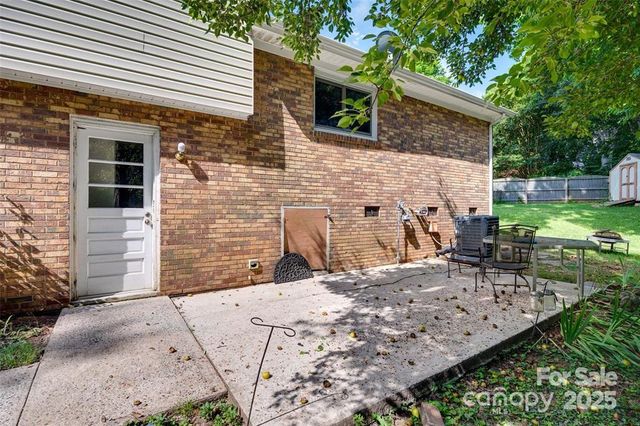 810 Applegate Court, Gastonia, NC 28054