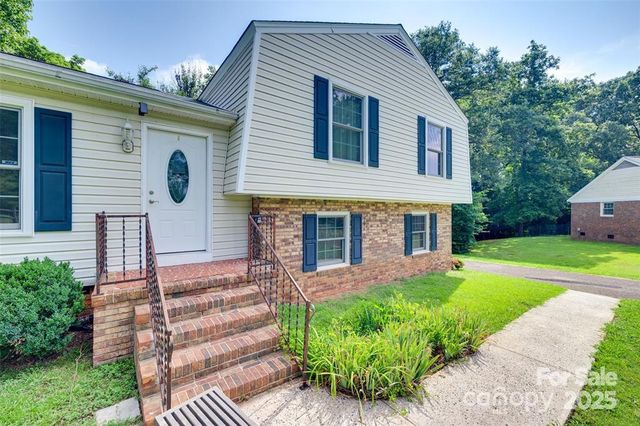 810 Applegate Court, Gastonia, NC 28054