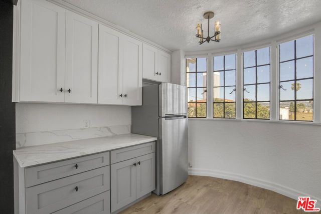 5815 W Olympic Boulevard, Los Angeles, CA 90036
