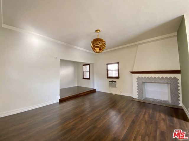 5815 W Olympic Boulevard, Los Angeles, CA 90036