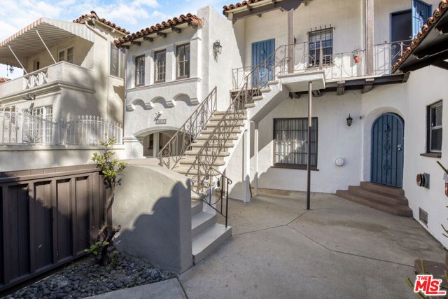 5815 W Olympic Boulevard, Los Angeles, CA 90036