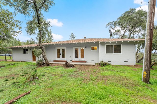 450 Clipper Creek Rd, Auburn, CA 95603