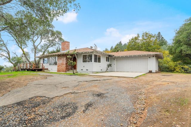 450 Clipper Creek Rd, Auburn, CA 95603