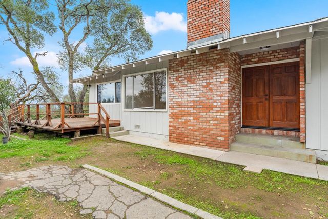 450 Clipper Creek Rd, Auburn, CA 95603