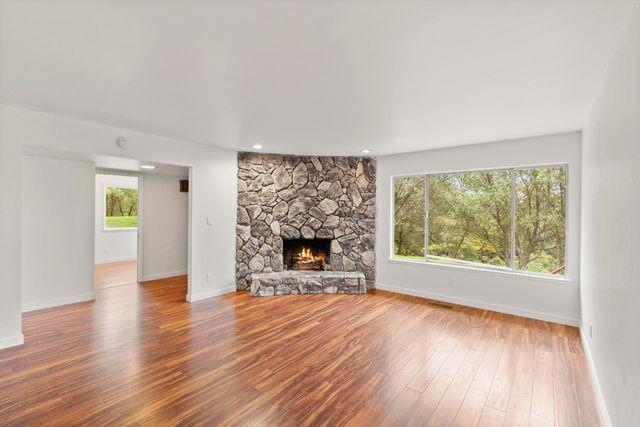 450 Clipper Creek Rd, Auburn, CA 95603