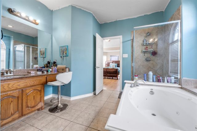 8214 Creekside Willow Court, Tomball, TX 77375