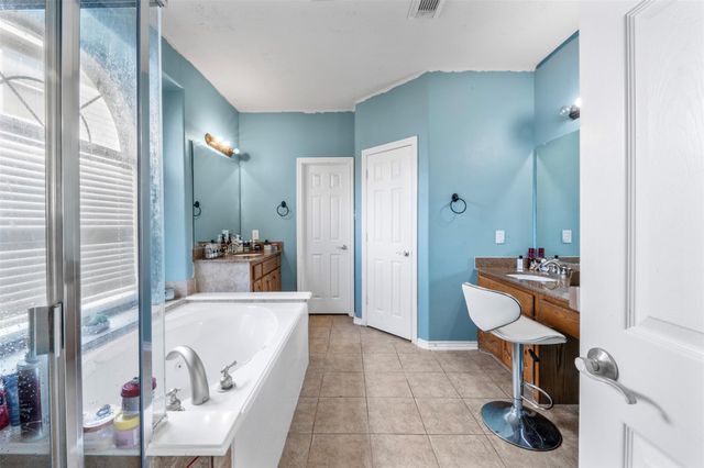 8214 Creekside Willow Court, Tomball, TX 77375