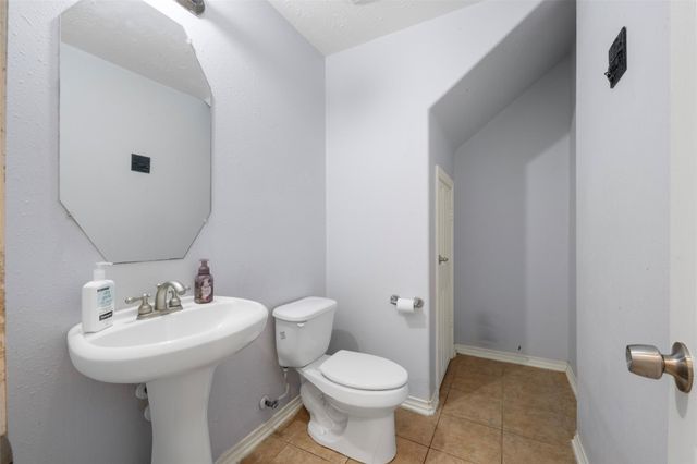 8214 Creekside Willow Court, Tomball, TX 77375