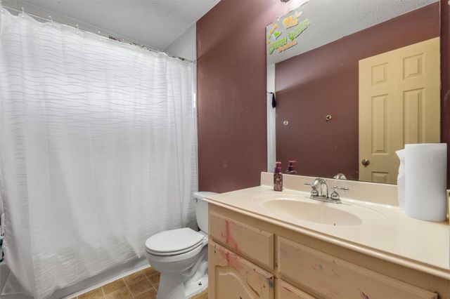 8214 Creekside Willow Court, Tomball, TX 77375