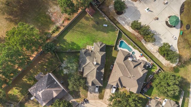 8214 Creekside Willow Court, Tomball, TX 77375