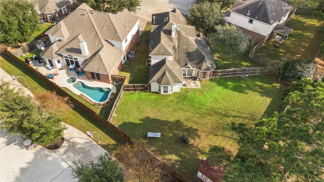 8214 Creekside Willow Court, Tomball, TX 77375